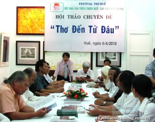 Từ bài thơ hậu hiện đại đến tâm thế thơ hôm nay